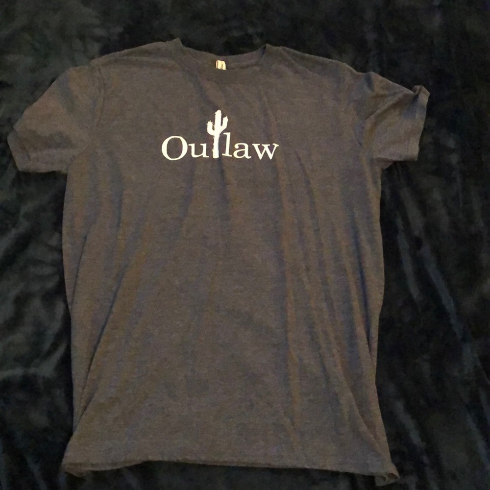 Outlaw tee